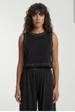 Sleeveless crop blouse