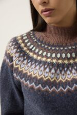 High neck sweater