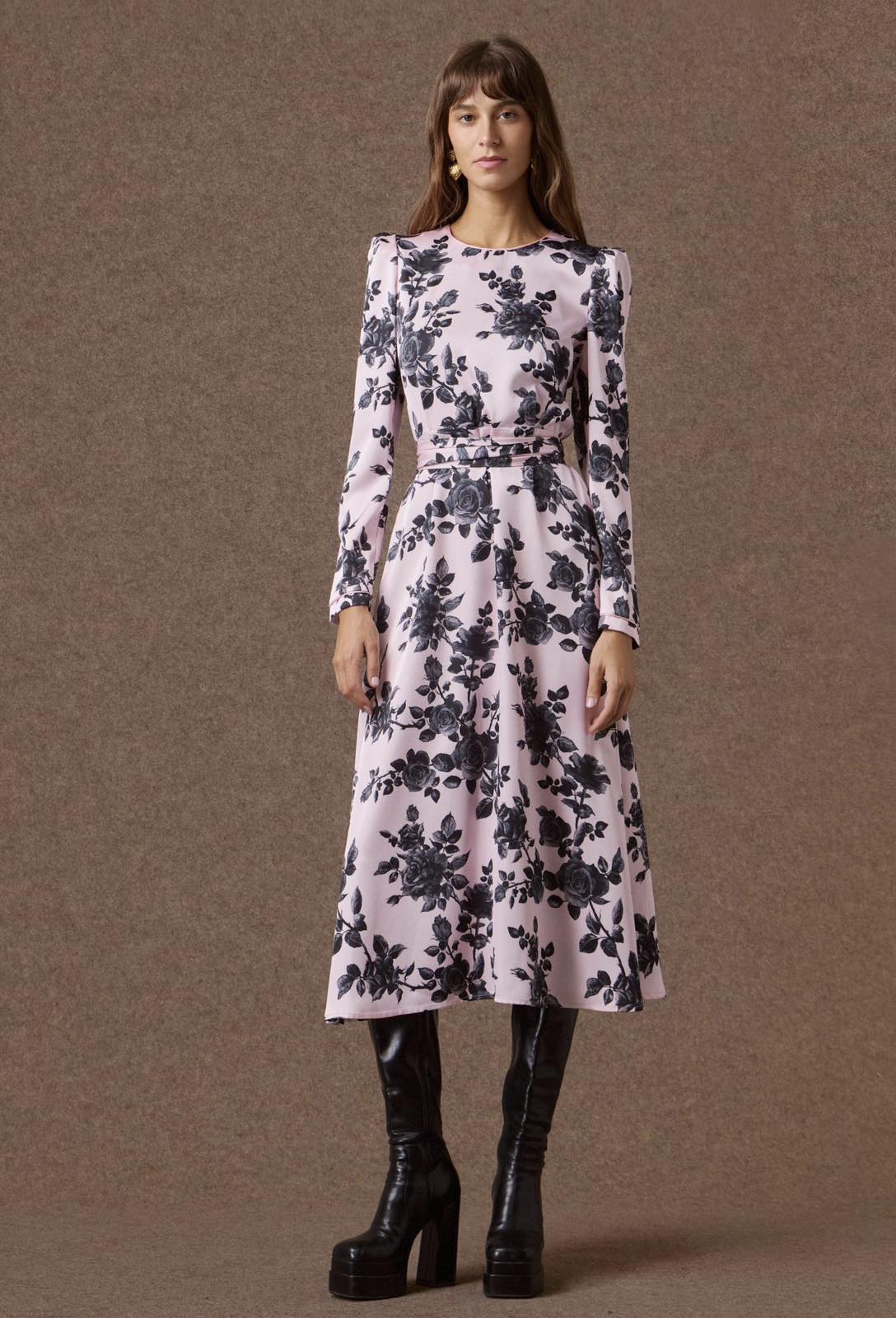 εικόνα_Viber_2026-09-23_19-56-22-307 Anita satin midi dress (pink/black roses) - Image 1